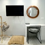 Minthi Boutique Hanioti
