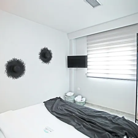 Minthi Boutique Apartment Chaniotis