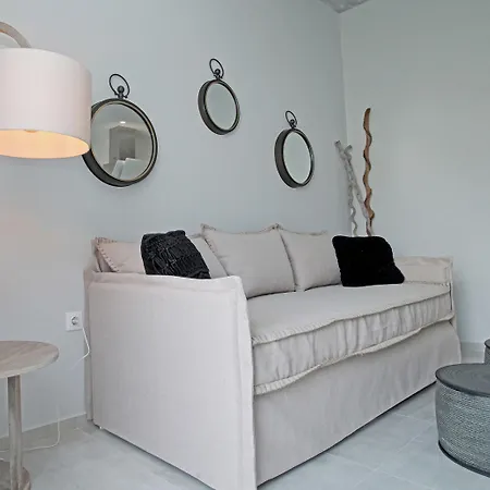 Апартамент Minthi Boutique
